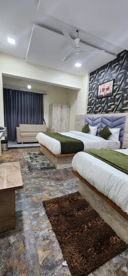 Hotel Sunrise ヴァドーダラー エクステリア 写真